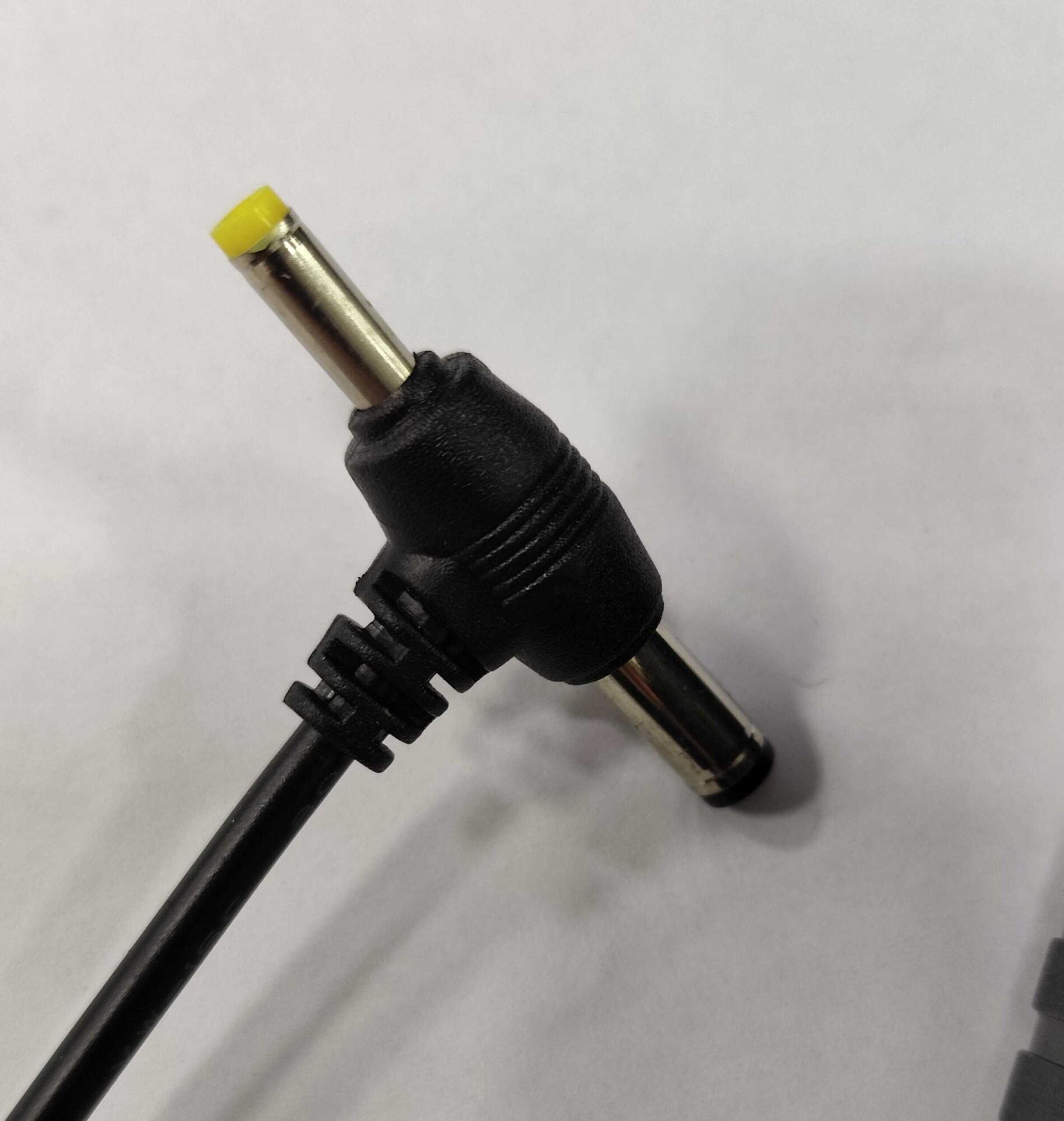 Fuente 9V 2A PIN DUAL Fuente 9V 2A PIN DUAL